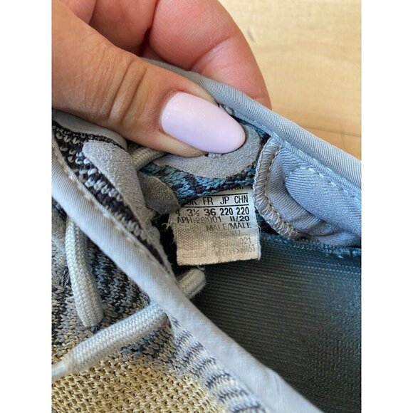 Yeezy Adidas Boost 350 Ash Blue boys sneakers Size US 4 - Picture 5 of 7